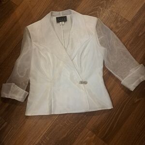 Gorgeous Alex MARIE EVENING WHITE SHEERISH WRAP BLOUSE W/ RHINESTONE CLASP SZ M